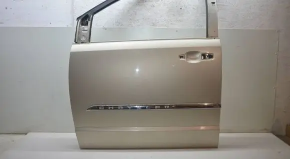 Chrysler Town & Country V Front door