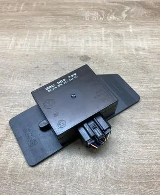 Volkswagen PASSAT B5 Comfort/convenience module 3B0959799 5DK007544
