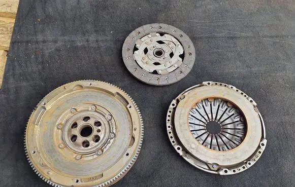 Audi Q2 - Clutch set kit 05C105266 05C141031B 05C141025A