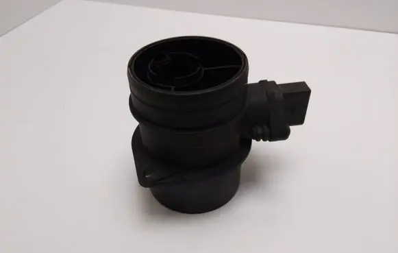 Skoda Octavia Mk2 (1Z) Mass air flow meter 0281002461 074906461B