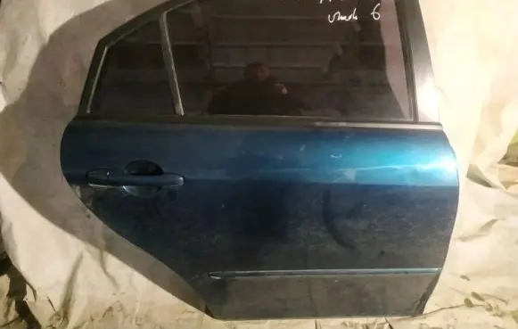 Mazda 6 Rear door melynos
