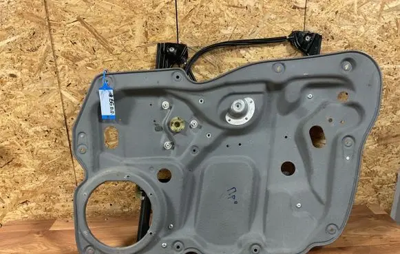 Volkswagen Caddy Front window lifting mechanism without motor 1T0837756 117120