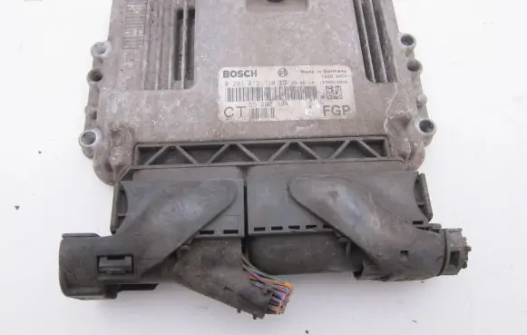 Opel Zafira B Engine control unit/module 55202384 0281012710