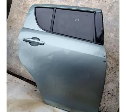 Suzuki Swift II Rear door