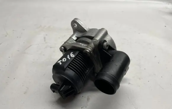 Volkswagen Jetta VII EGR valve cooler 04E131097Q