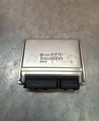 Volkswagen PASSAT B5 Engine control unit/module 8D0907558E 26SA5167 0261204805