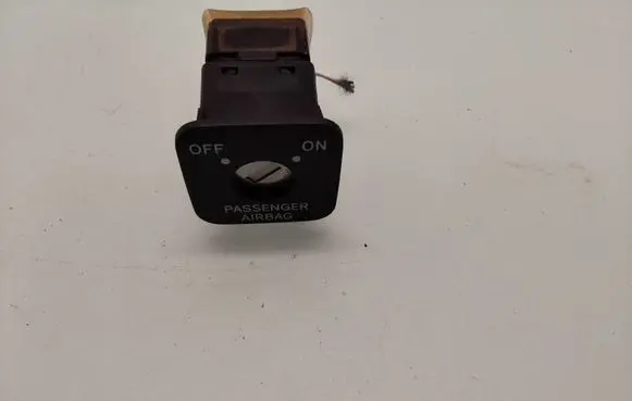 Toyota Corolla Verso E121 Passenger airbag on/off switch 1368366N PA6GF15
