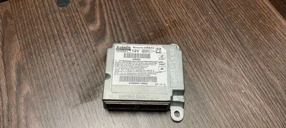 Iveco Daily 4th gen Airbag control unit/module 69500826 607630800E