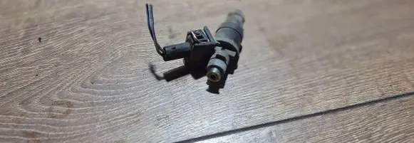 Mercedes-Benz C W202 Fuel injector 0000787423