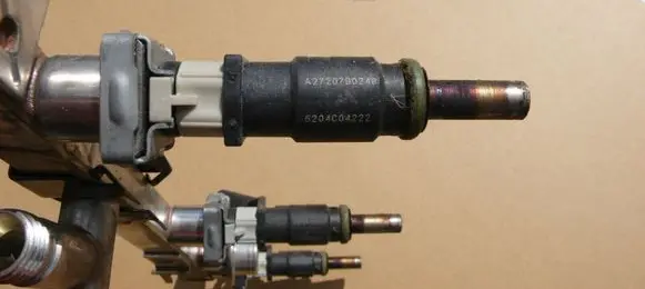 Mercedes-Benz CLK A209 C209 Fuel injectors set A2720700995