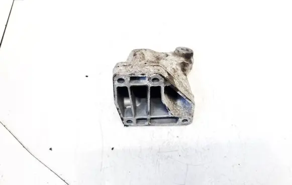 Mercedes-Benz ML W164 Engine mounting bracket a6422230204