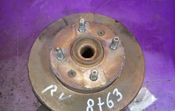 Hyundai Getz Front wheel hub spindle knuckle