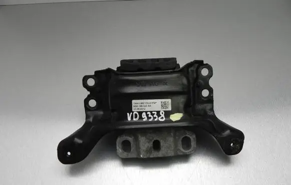 Volkswagen Golf VII Engine mount bracket 5Q0199555AA VD9338