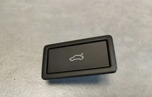 Volkswagen Touran III Tailgate/trunk/boot open switch 571959831