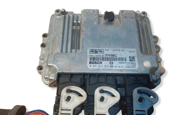 Mazda 3 II Engine control unit/module ECU 7M6112A650BC 0281015963
