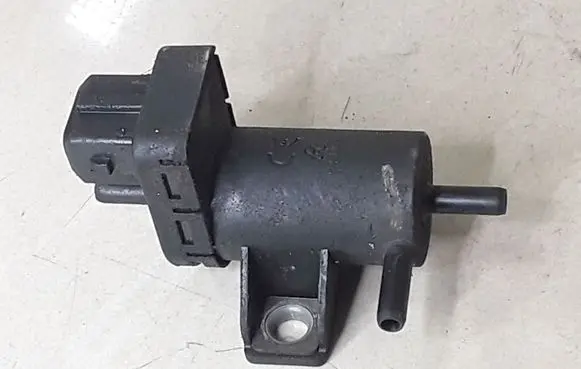 Renault Megane II Turbo solenoid valve 7700113709