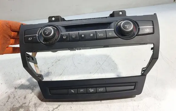 BMW X5 E70 Climate control unit 9165682 672780 900251880007