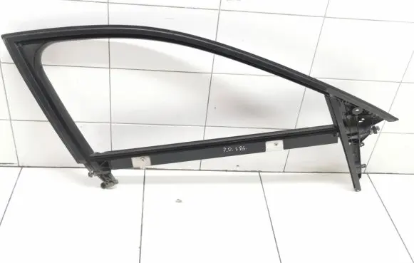 Audi A3 S3 8P Front door window/glass frame 8p4837630 8p4868368