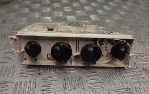 Chrysler PT Cruiser Interior fan control switch 04885336AA