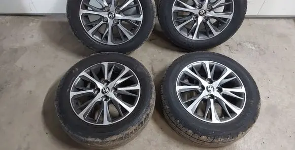 Toyota Yaris R15 alloy rim 