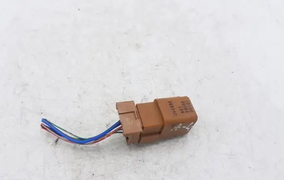 Nissan X-Trail T30 Other relay 2523079964 10904C