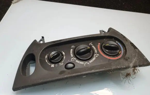 Renault Megane I Climate control unit 663212P 102042