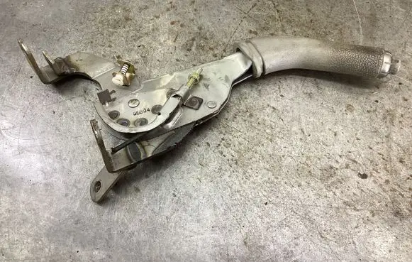 Jeep Grand Cherokee (WK) Hand brake release handle 05804
