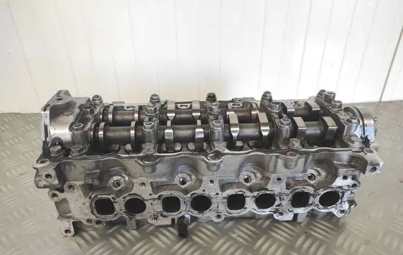 Opel Astra J Engine head 55576872 OPELASTRA TWOJEAUTOWYSZKOW
