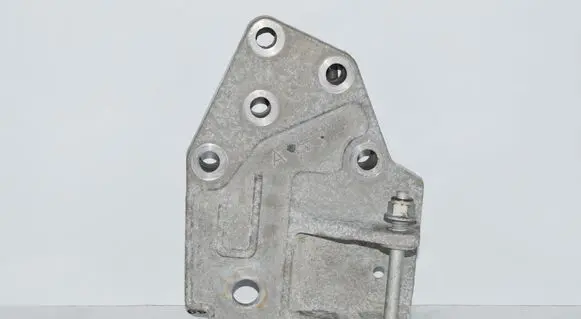 Land Rover Evoque I Engine mounting bracket BJ326P096AA