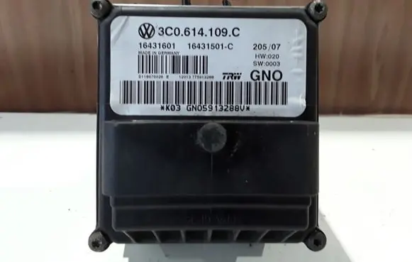 Volkswagen PASSAT B6 ABS Pump 3C0614109C