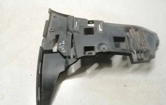 Volvo V70 Front bumper mounting bracket 09190303
