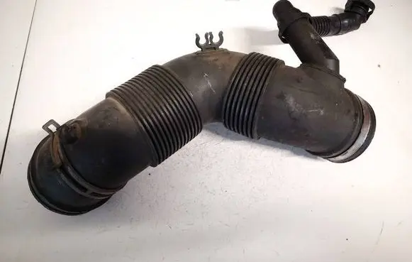 Air intake hose/pipe