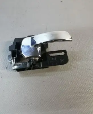 Nissan Qashqai Front door interior handle 