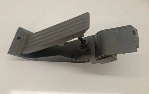 BMW 7 E65 E66 Accelerator throttle pedal 6762482 040902 25916010