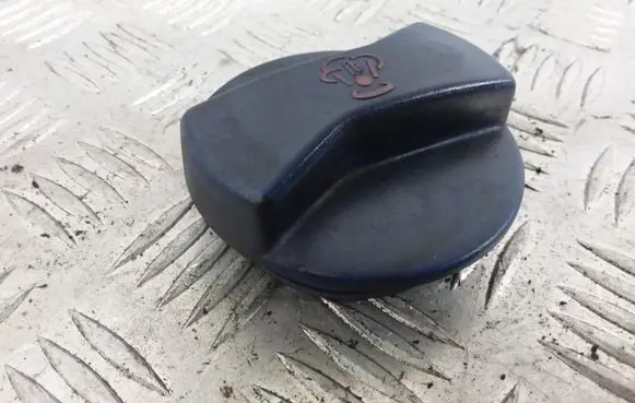 Audi A4 S4 B5 8D Coolant expansion tank/reservoir cap 1J0121321B
