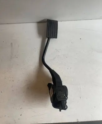Citroen Berlingo Accelerator throttle pedal F00C3P2706