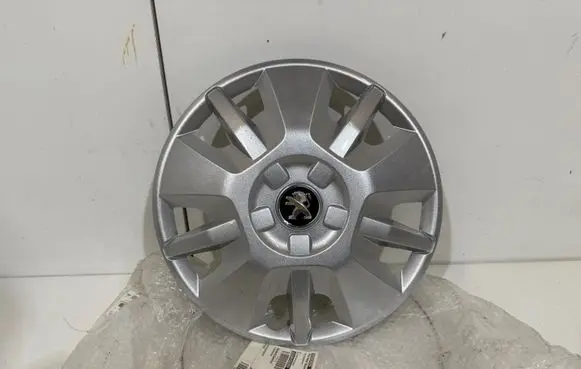 Peugeot 508 R15 wheel hub/cap/trim 1611988580