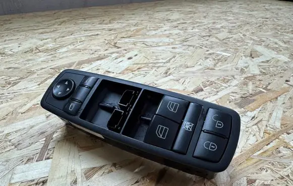 Mercedes-Benz B W245 Electric window control switch A1698206610 1698206610 03728260