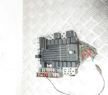 Volvo V70 Fuse module 9401802 184044030 0184598