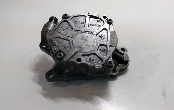 Audi A4 S4 B8 8K Vacuum pump 03L145100F