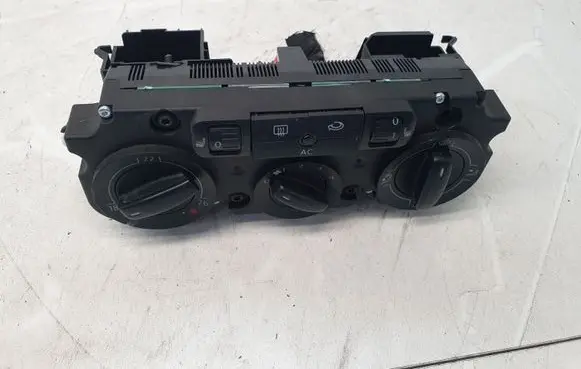 Volkswagen Golf V Climate control unit 1K1820045B