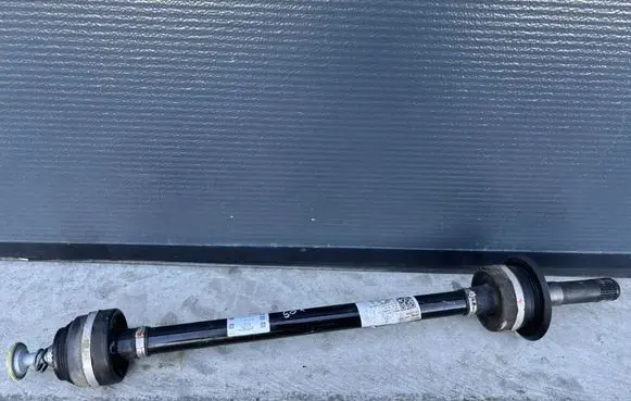 BMW X3 G01 Rear driveshaft 8689560