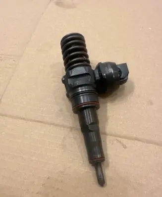 Seat Alhambra (Mk1) Fuel injector 045130073t