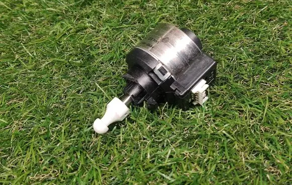 Audi Q5 SQ5 Headlight level adjustment motor PL35L024VLEO 09024840