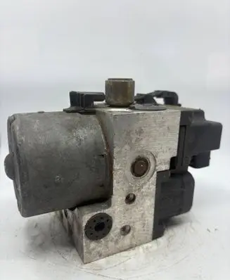 Volkswagen PASSAT B5 ABS Pump 8E0614111 0273004132