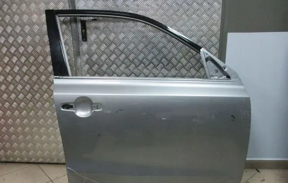 Suzuki Vitara (LY) Front door