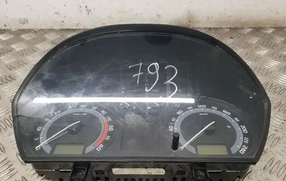 Skoda Fabia Mk1 (6Y) Speedometer (instrument cluster) 6Y0920881E