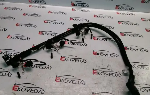 BMW M4 F82 F83 Fuel injector wires 7589639
