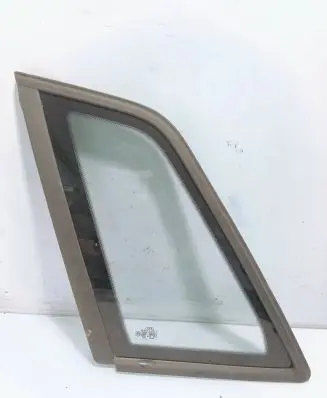 Audi A3 S3 8L Rear side window As2