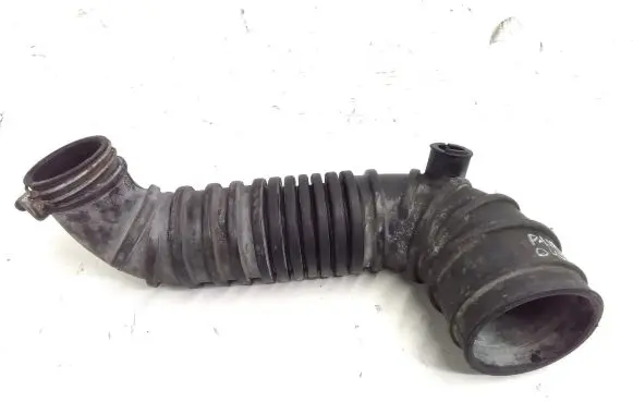 Mitsubishi Pajero Air intake hose/pipe